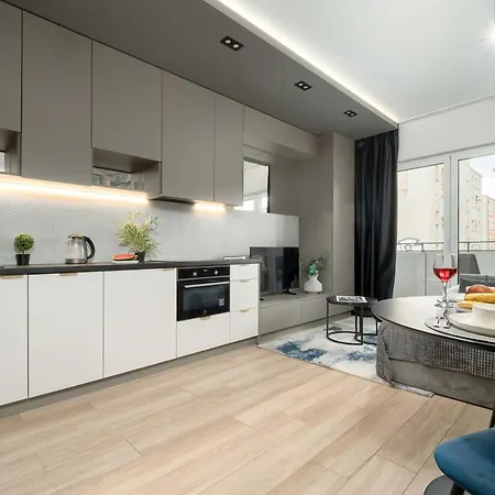 Design With A Balcony In The Centre By Renters Apartman *