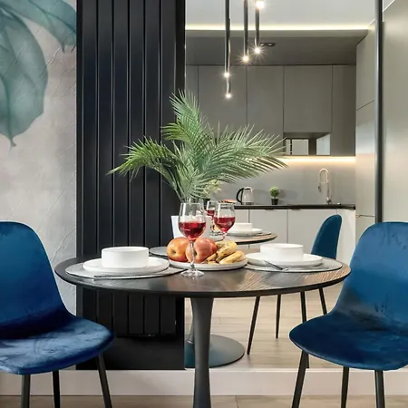 Design With A Balcony In The Centre By Renters