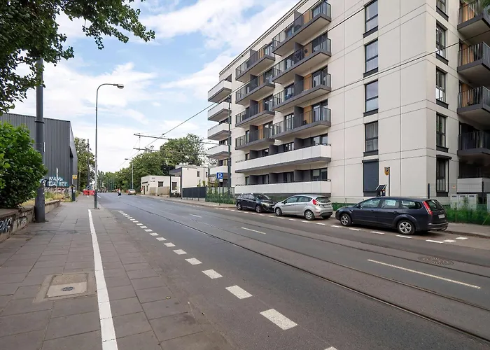 Design With A Balcony In The Centre By Renters