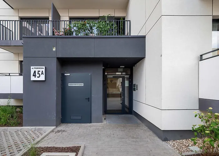 Appartement Design With A Balcony In The Centre By Renters Łódź