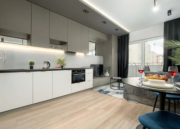 Design With A Balcony In The Centre By Renters Appartement *